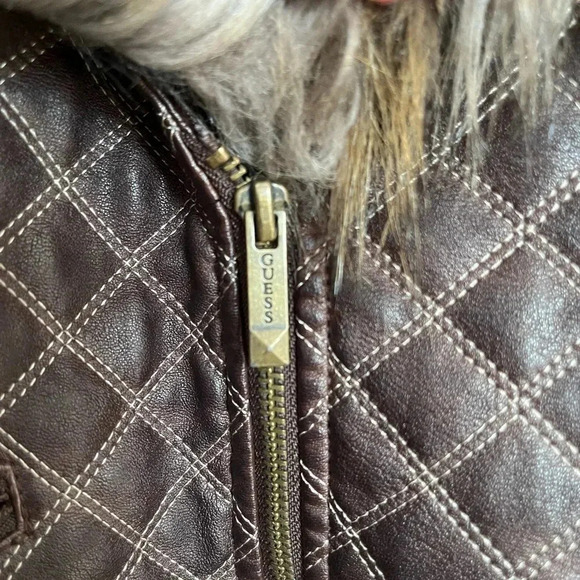 Guess short vest faux leather and removable faux fur size small - Picture 4 of 12